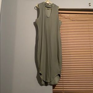 Body con green dress with keyhole in front